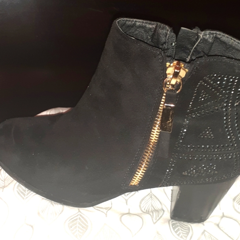 Beautiful boot can dress up or casual bought downtown NYC